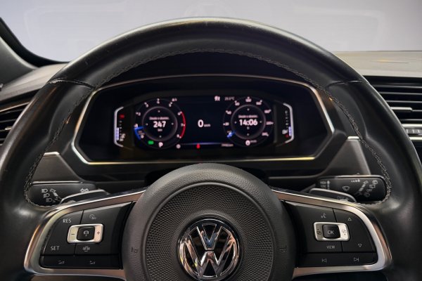 VOLKSWAGEN Tiguan 2.0 350 TSI Allspace R-line 2019/2019 VOLKSWAGEN Tiguan 2.0 350 TSI Allspace R-line 2019/2019