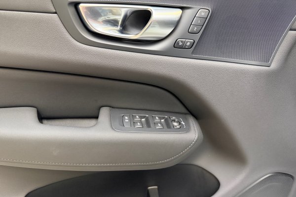 VOLVO XC60 2.0 T8 PHEV PLUS AWD GEARTRONIC 2025/2026