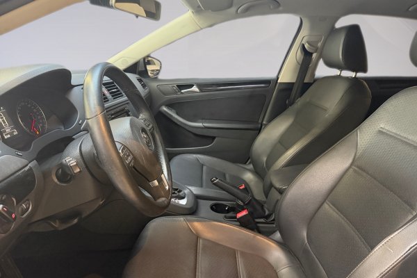 VOLKSWAGEN Jetta 2.0 COMFORTLINE 120CV FLEX 4P TIPTRONIC 2013/2013