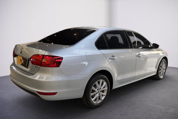 VOLKSWAGEN Jetta 2.0 COMFORTLINE 120CV FLEX 4P TIPTRONIC 2013/2013