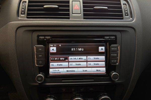 VOLKSWAGEN Jetta 2.0 COMFORTLINE 120CV FLEX 4P TIPTRONIC 2013/2013