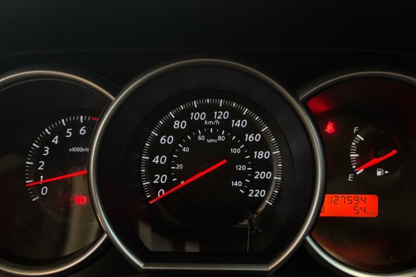 NISSAN TIIDA 1.8 SL 16V FLEX 4P AUTOMÁTICO 2011/2012