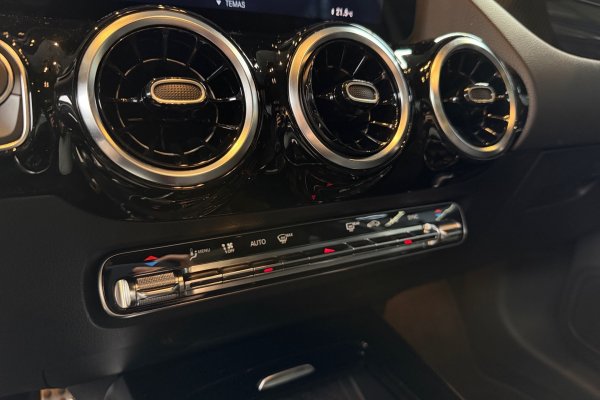 MERCEDES-BENZ GLA 200 1.3 GCI GASOLINA AMG LINE 7G-DCT 2021/2021