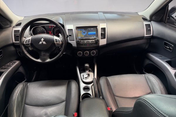 MITSUBISHI OUTLANDER 2.0 16V GASOLINA 4P AUTOMÁTICO 2011/2012