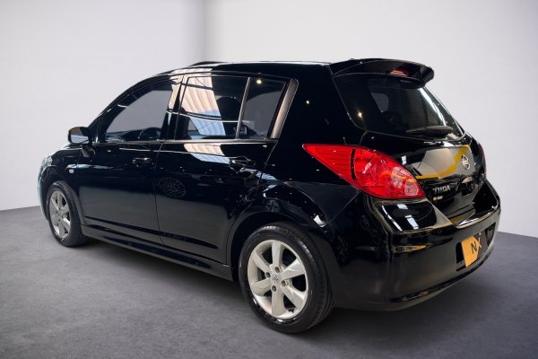 NISSAN TIIDA 1.8 SL 16V FLEX 4P AUTOMÁTICO 2011/2012