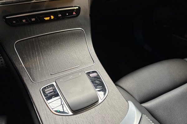 MERCEDES-BENZ GLC 300 2.0 CGI GASOLINA COUPÉ AMG LINE 4MATIC 9G-TRONIC 2023/2023 MERCEDES-BENZ GLC 300 2.0 CGI GASOLINA COUPÉ AMG LINE 4MATIC 9G-TRONIC 2023/2023