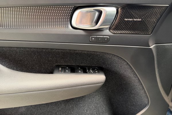 VOLVO XC40 2.0 T5 GASOLINA R-DESIGN AWD GEARTRONIC 2019/2020