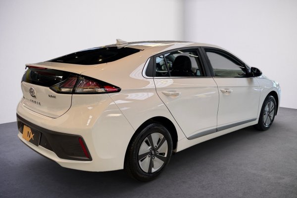 HYUNDAI IONIQ 1.6 GDI HEV DCT 2022/2023 HYUNDAI IONIQ 1.6 GDI HEV DCT 2022/2023