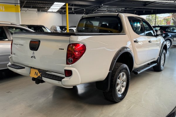 MITSUBISHI L200 TRITON 3.2 GL 4X4 CD 16V TURBO INTERCOLER DIESEL 4P MANUAL 2013/2013