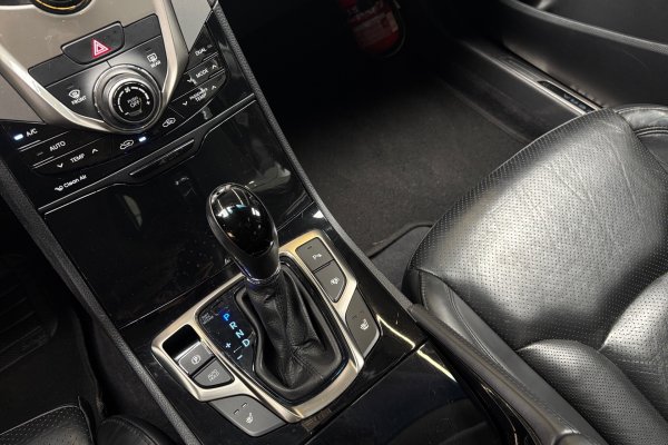 HYUNDAI Azera 3.0 MPFI GLS SEDAN V6 24V GASOLINA 4P AUTOMÁTICO 2012/2013