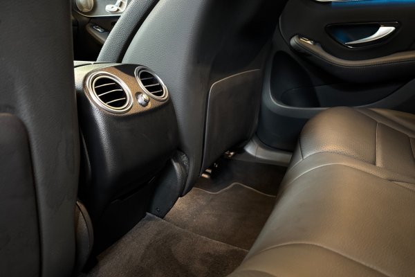 MERCEDES-BENZ GLC 300 2.0 CGI GASOLINA COUPÉ AMG LINE 4MATIC 9G-TRONIC 2023/2023 MERCEDES-BENZ GLC 300 2.0 CGI GASOLINA COUPÉ AMG LINE 4MATIC 9G-TRONIC 2023/2023
