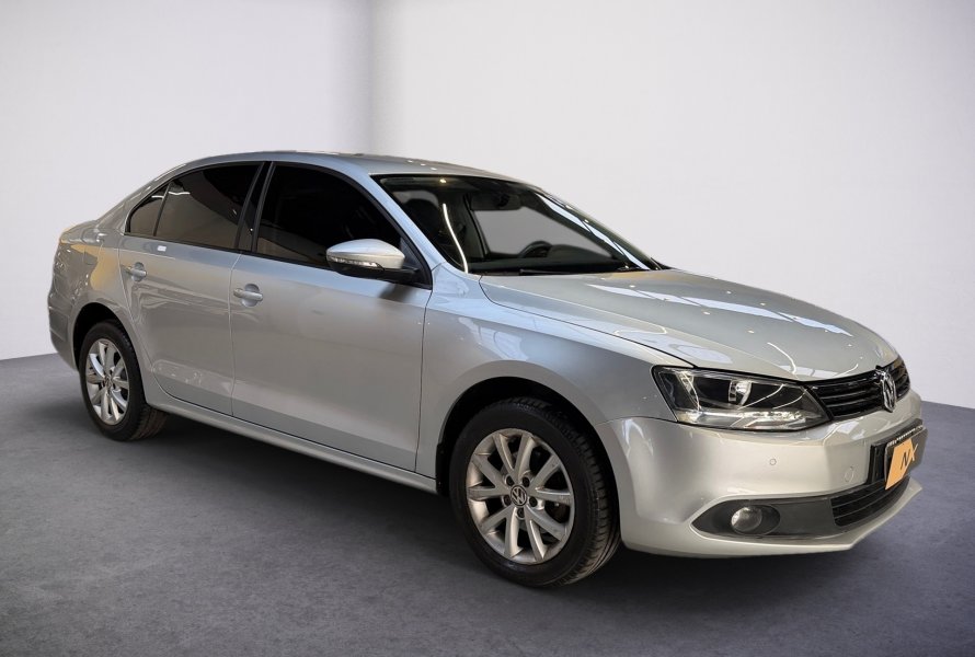 VOLKSWAGEN Jetta 2.0 COMFORTLINE 120CV FLEX 4P TIPTRONIC 2013/2013