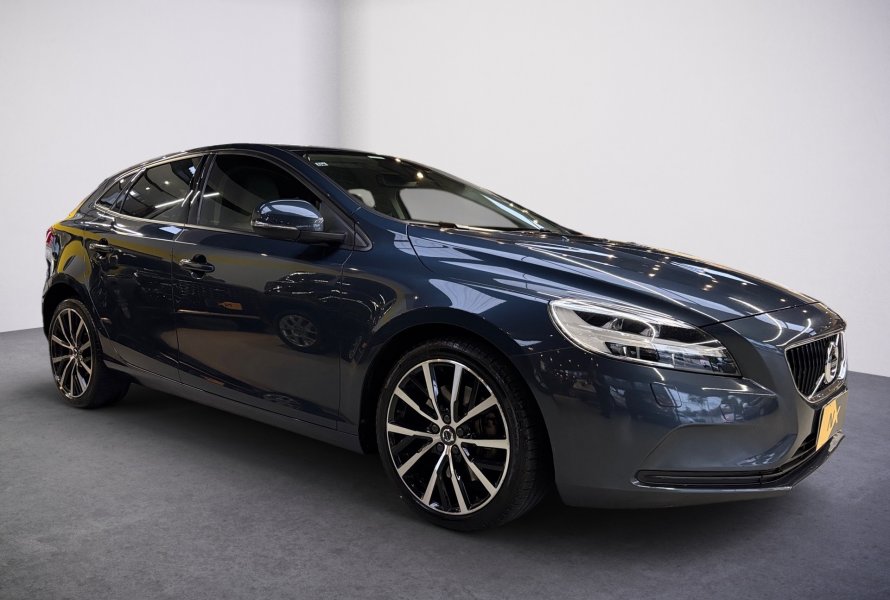 VOLVO V40 2.0 T4 MOMENTUM GASOLINA 4P AUTOMÁTICO 2017/2018 VOLVO V40 2.0 T4 MOMENTUM GASOLINA 4P AUTOMÁTICO 2017/2018
