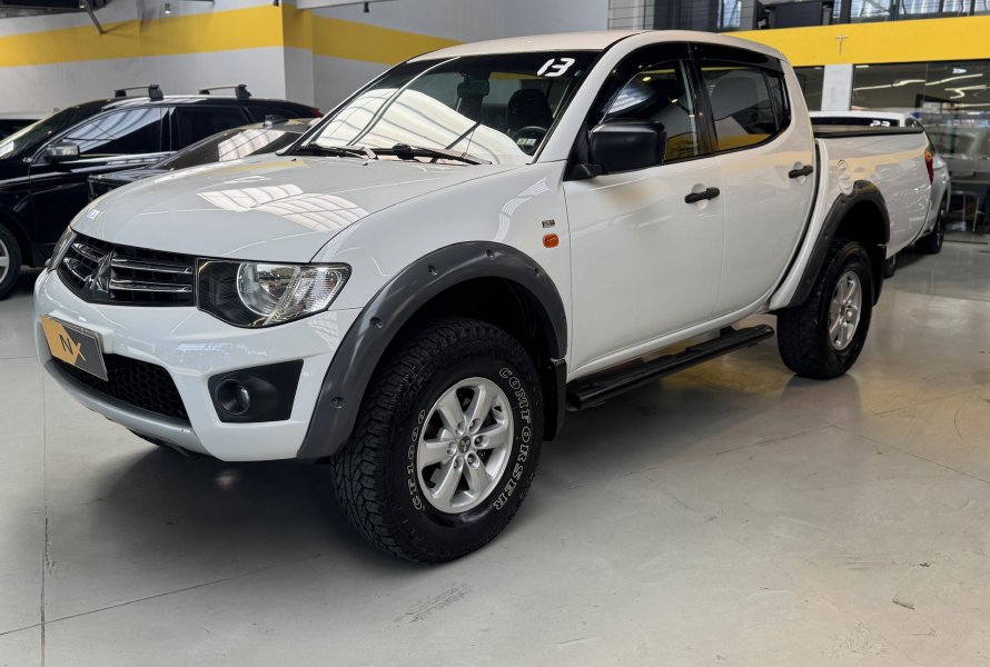 MITSUBISHI L200 TRITON 3.2 GL 4X4 CD 16V TURBO INTERCOLER DIESEL 4P MANUAL 2013/2013